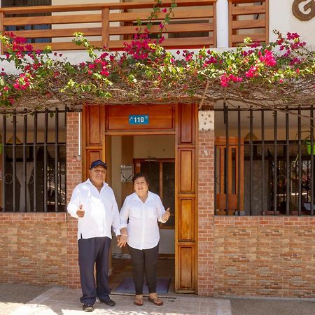 Hospedaje Germania Puerto Ayora  Extérieur photo